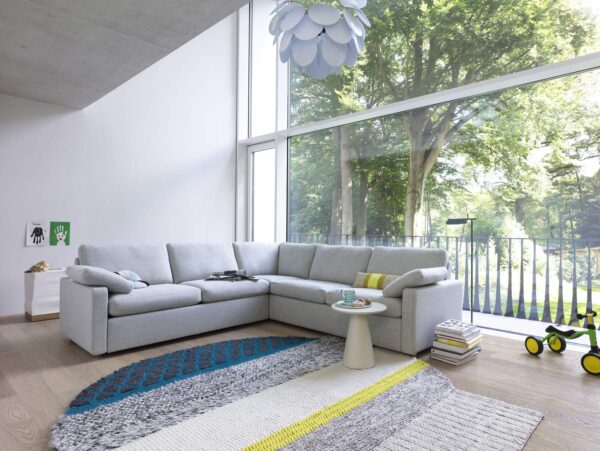COR-Conseta-Ecksofa-bodennah-mit-Schlafsofa_Stoff-sRGB_Neustadt_Landau_Karlsruhe