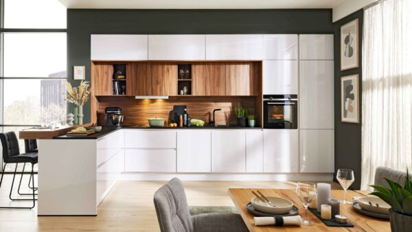 Interliving Küche Serie 3058 mit SIEMENS Einbaugeräten