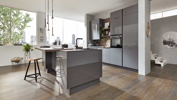 Interliving Küche Serie 3014 mit AEG Einbaugeräten