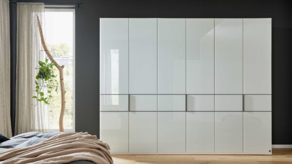 Interliving Schlafzimmer Serie 1033 – Kleiderschrank 605