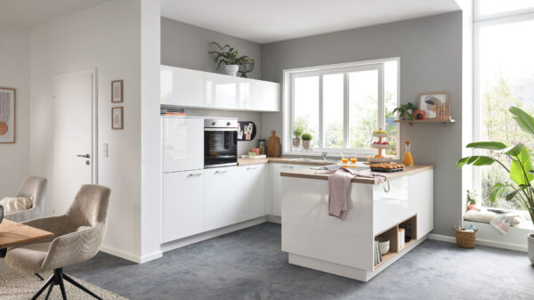 Interliving Küche Serie 3081 mit privileg Einbaugeräten