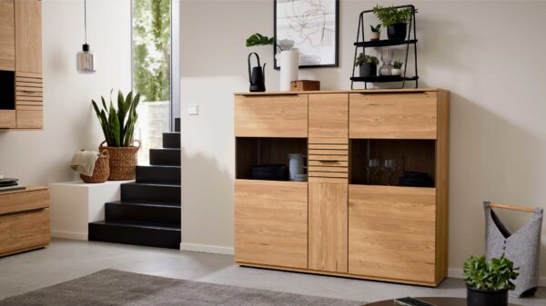 Interliving Wohnzimmer Serie 2032 – Highboard B15073 mit Apothekerauszug