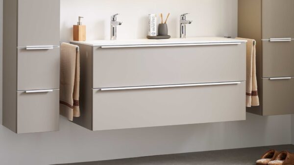 Interliving Bad Serie 3710 – Waschplatzlösung mit Doppelwaschbecken