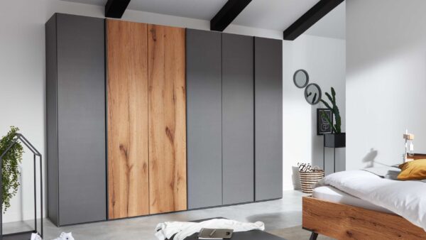 Interliving Schlafzimmer Serie 1025 – Kleiderschrank